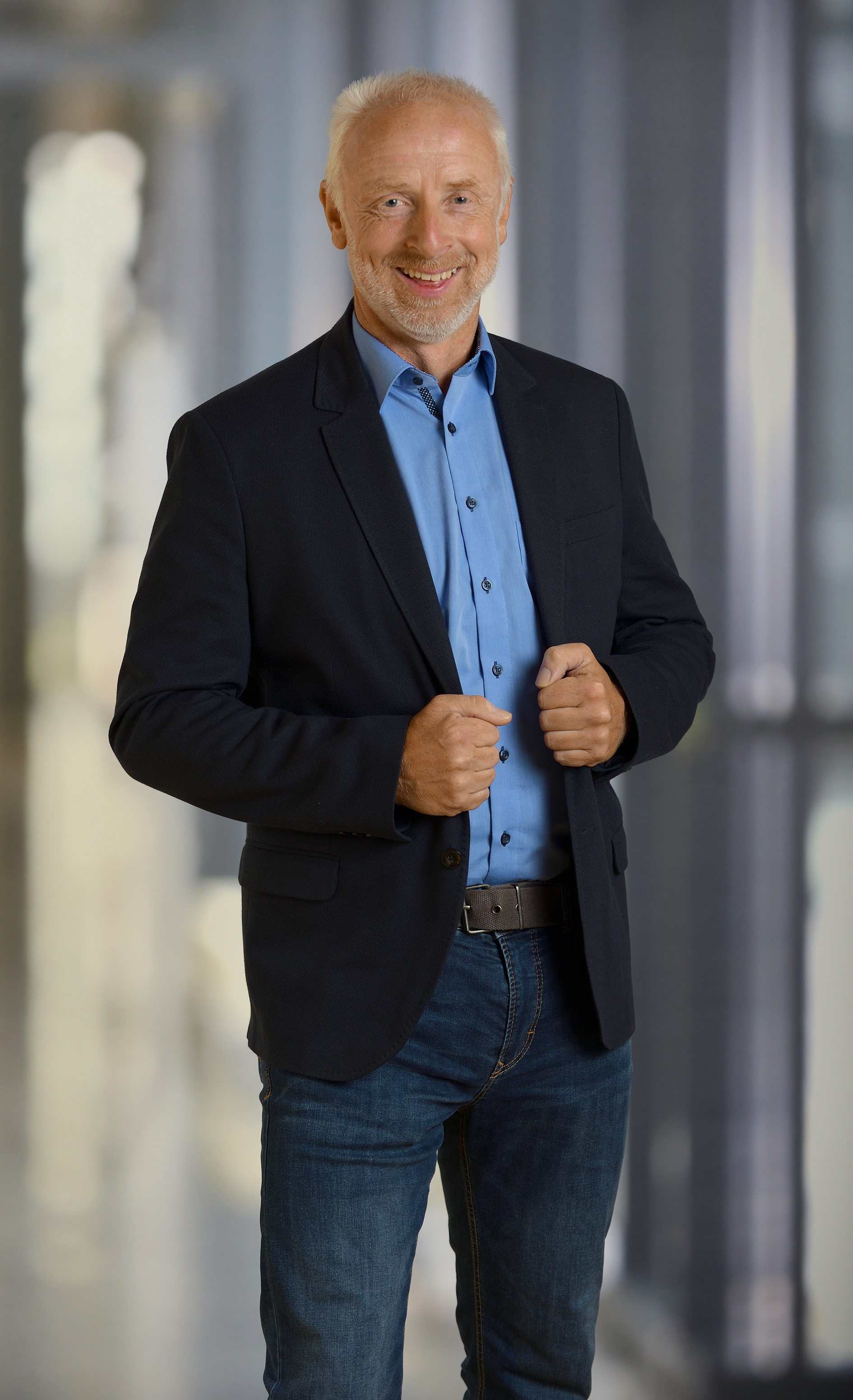 Ralf Elbrächter mit Jeans und Jacket