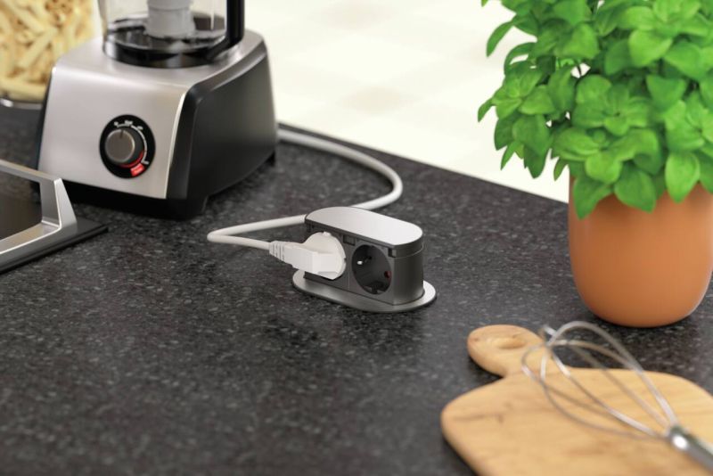 Versenkbare Steckdose Piccolino, schwarz, edelstahl Versenkbare Steckdose Piccolino, schwarz, edelstahl