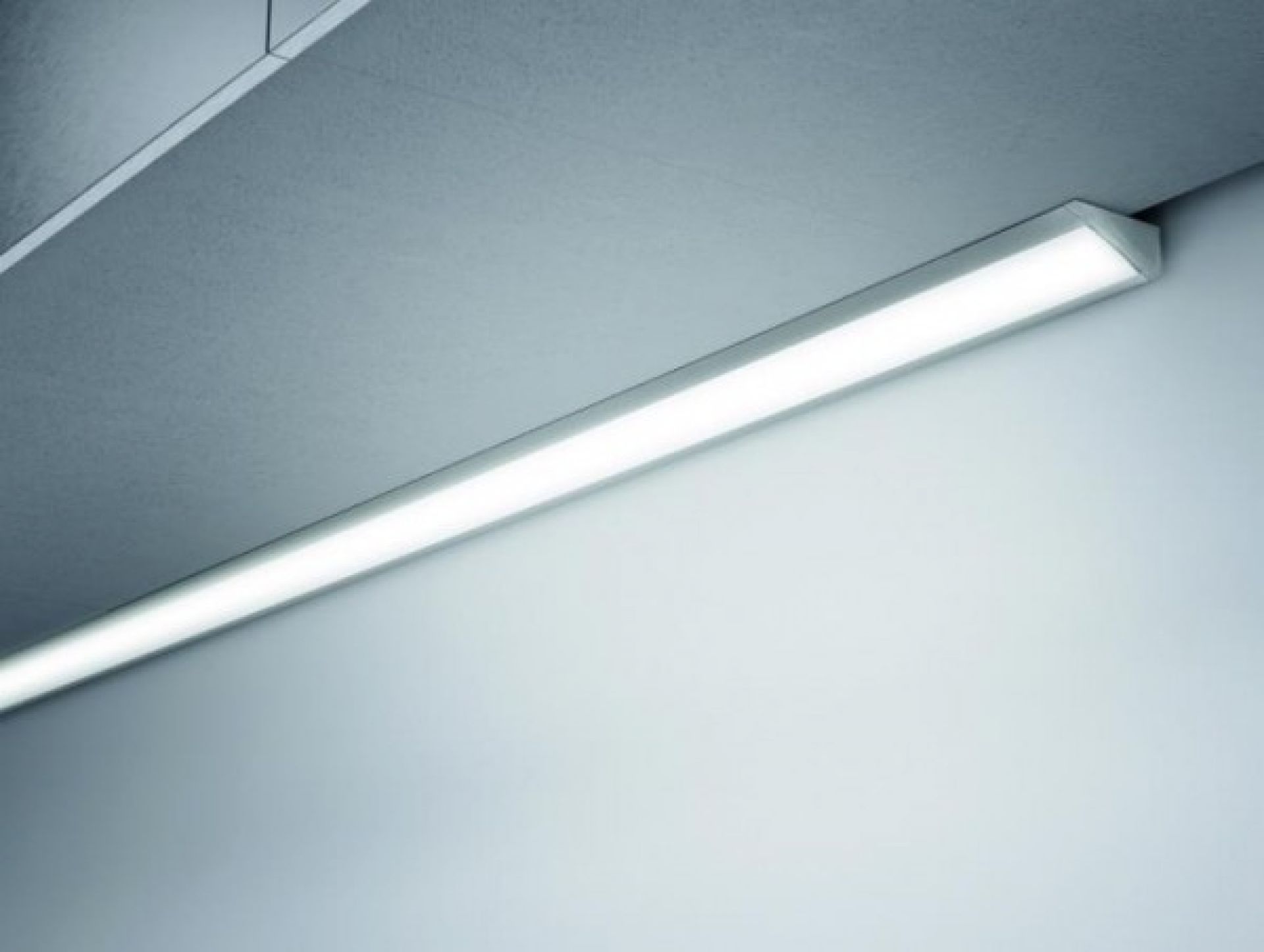 GIRO-S LED Langfeldleuchte – Unterbodenleuchte Mit Schalter, 348 Mm, Silberfarbig, 4000 K Neutralweiß